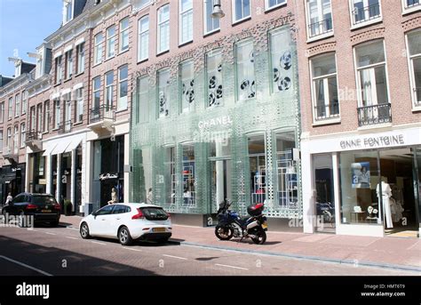 pc hooftstraat stores